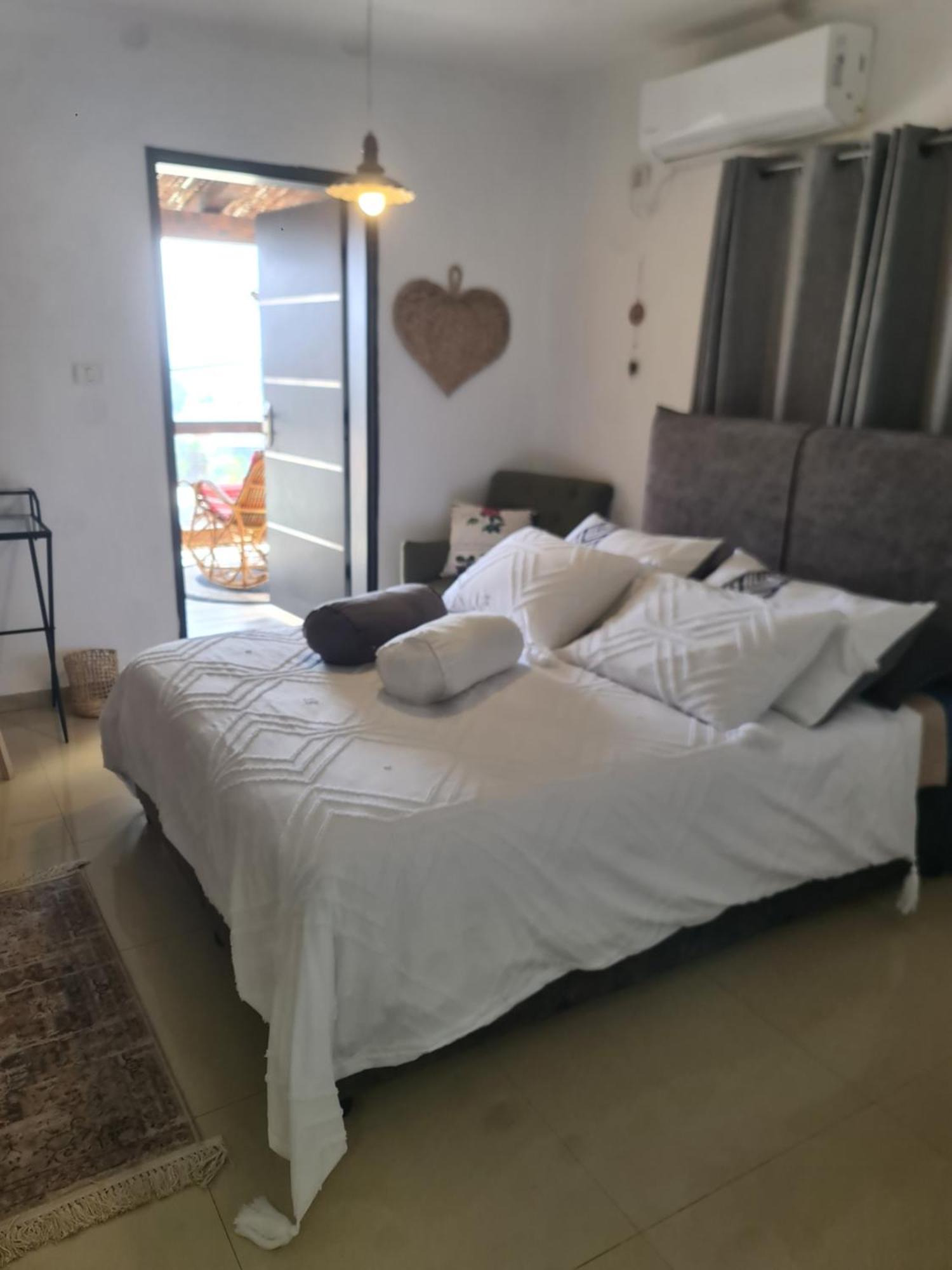 Appartamento Ronit'S Place Kiryat Shmona Esterno foto