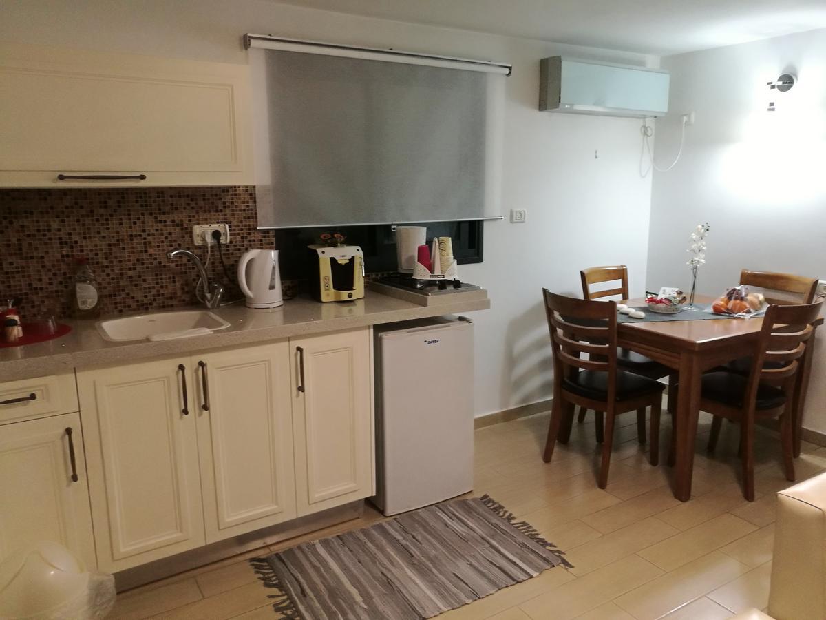 Appartamento Ronit'S Place Kiryat Shmona Esterno foto