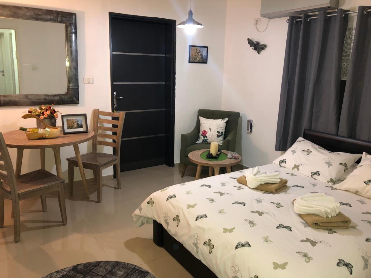 Appartamento Ronit'S Place Kiryat Shmona Esterno foto